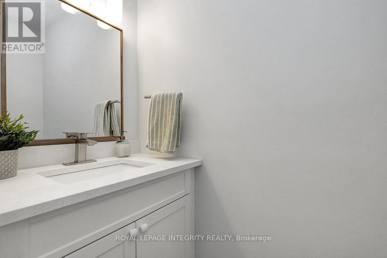 29428716/318-dalehurst-drive/tanglewood/ottawa/ontario/K2G4E4_34