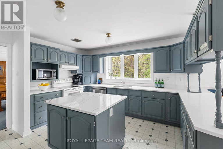 28339278/5517-cedar-drive/manotick-east-to-manotick-station/ottawa/ontario/K4M1B4_8