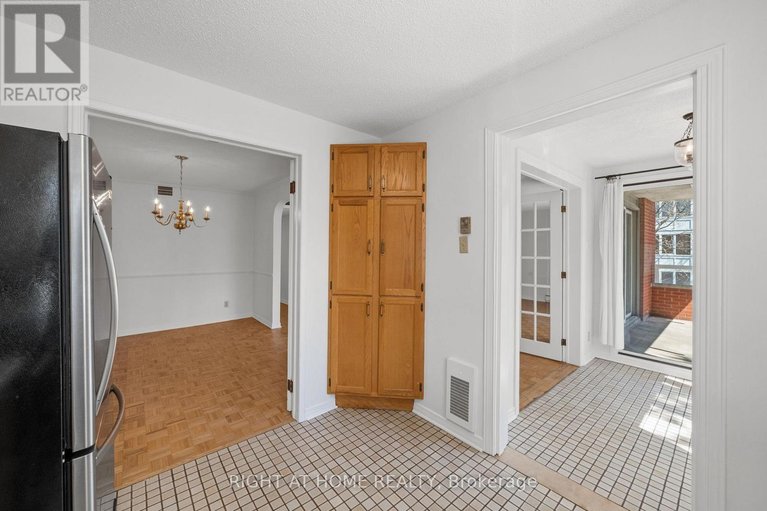 29675645/301-320-crichton-street-n/lindenlea/ottawa/ontario/K1M1W5_18