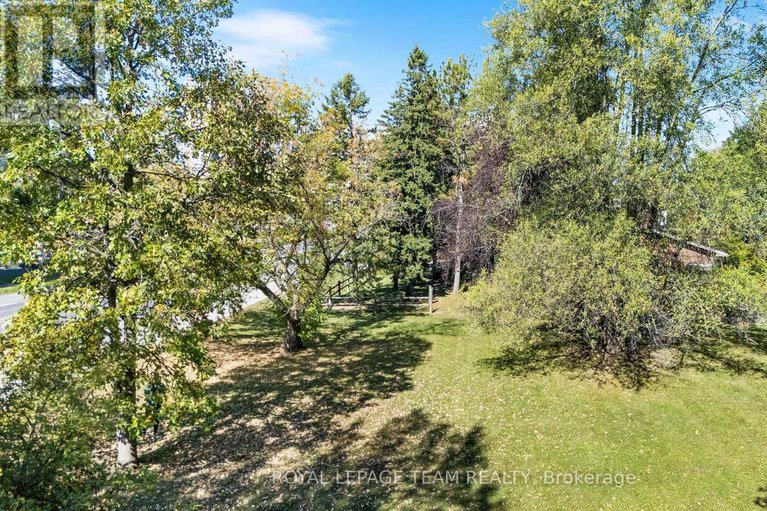 28977224/1495-prince-of-wales-drive/mooneys-bay/ottawa/ontario/K2C1N8_34