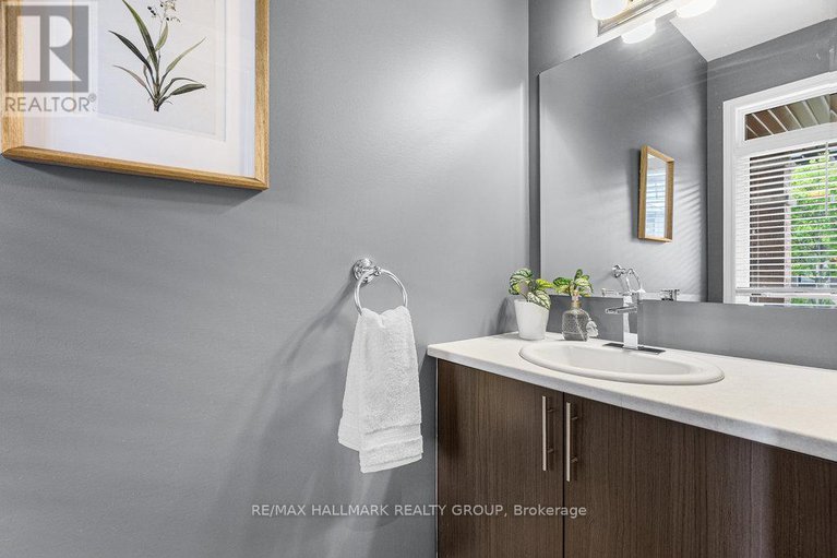 28361267/107-nutting-crescent/riverside-southgloucester-glen/ottawa/ontario/K4M0C3_6