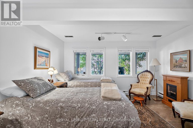 28984788/19-bittern-court/rockcliffe/ottawa/ontario/K1L8K9_30