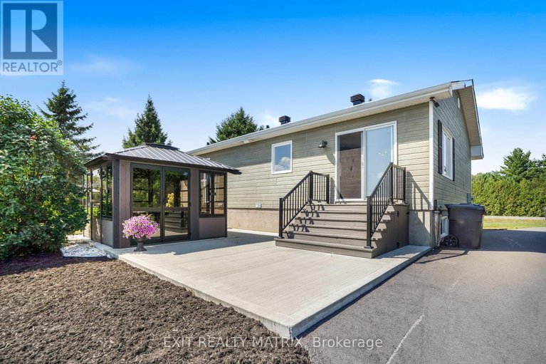 28746056/1526-sandy-hill-road/champlain-twp/champlain/ontario/K6A2R2_29