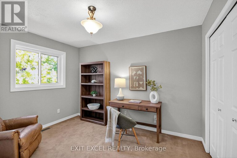 29049665/36-calaveras-avenue/longfields/ottawa/ontario/K2J4Z4_24