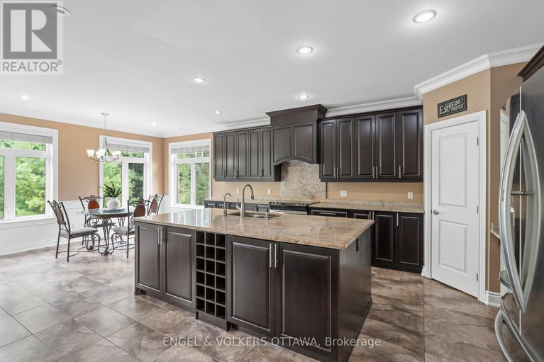 28819198/7510-village-centre-place/osgoode-twp-north-of-reg-rd-6/ottawa/ontario/K4P0C8_9