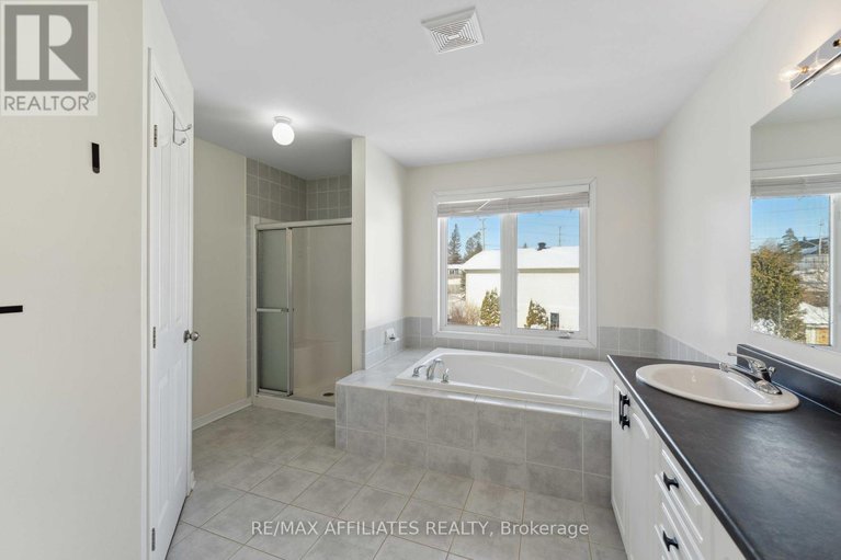 28969212/59-baywood-drive/stittsville-south/ottawa/ontario/K2S2H5_27