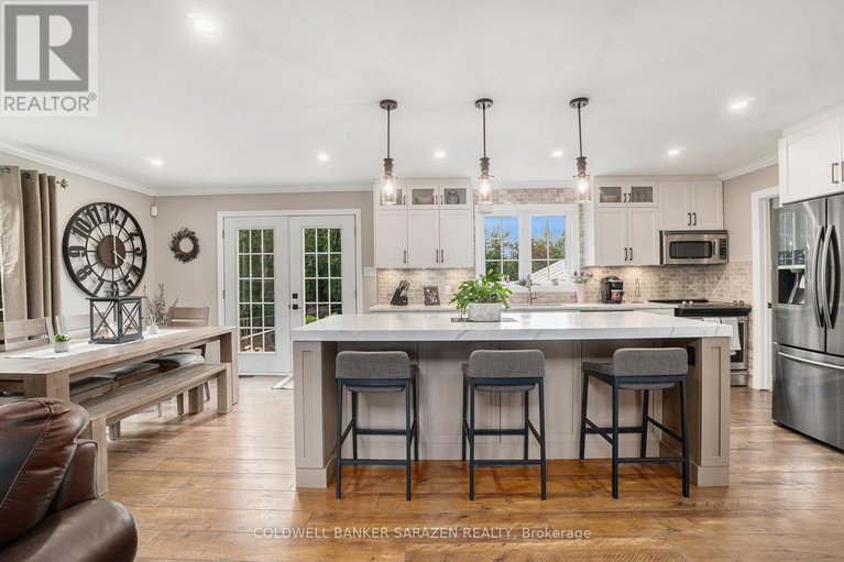 28589212/8289-rodney-farm-drive/osgoode-twp-north-of-reg-rd-6/ottawa/ontario/K0A2P0_13
