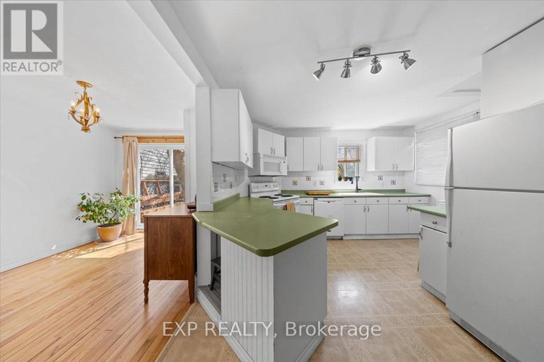 28154545/146-laval-street/vanier/ottawa/ontario/K1L7Z4_11
