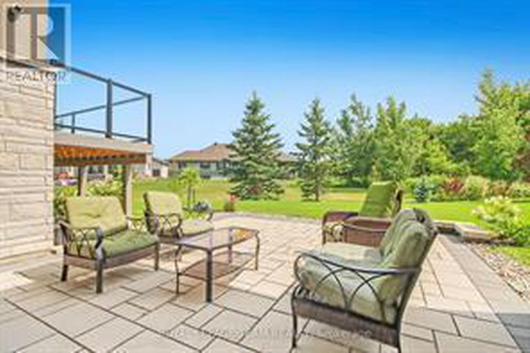 28941277/525-leimerk-court/manotick-village-manotick-estates/ottawa/ontario/K4M0B2_43
