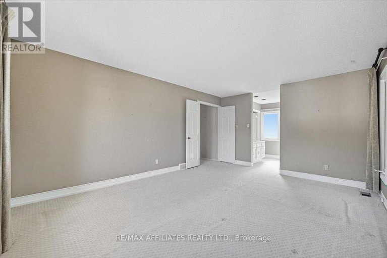 28952009/1010-plante-drive/hunt-clubwestern-community/ottawa/ontario/K1V9E6_21
