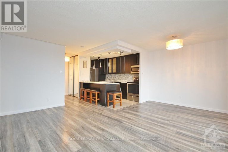 28832666/1102-1785-frobisher-lane/riverview-park/ottawa/ontario/K1G3T7_4