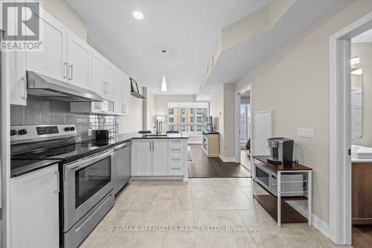 28554491/407-200-inlet-private/chatelaine-village/ottawa/ontario/K4A5H3_7