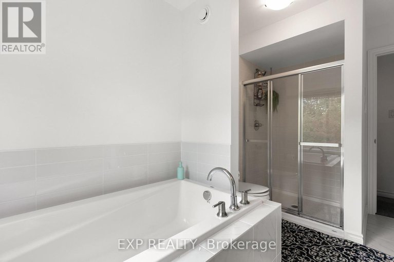 29143796/1010-eider-street/riverside-southgloucester-glen/ottawa/ontario/K4M0P5_25