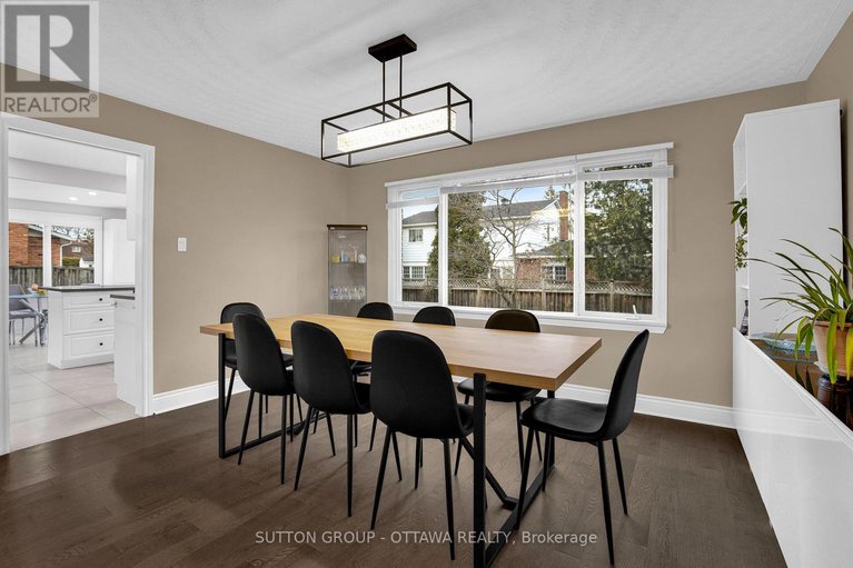 28535998/13-weatherwood-crescent/pineglencountry-place/ottawa/ontario/K2E7C5_13
