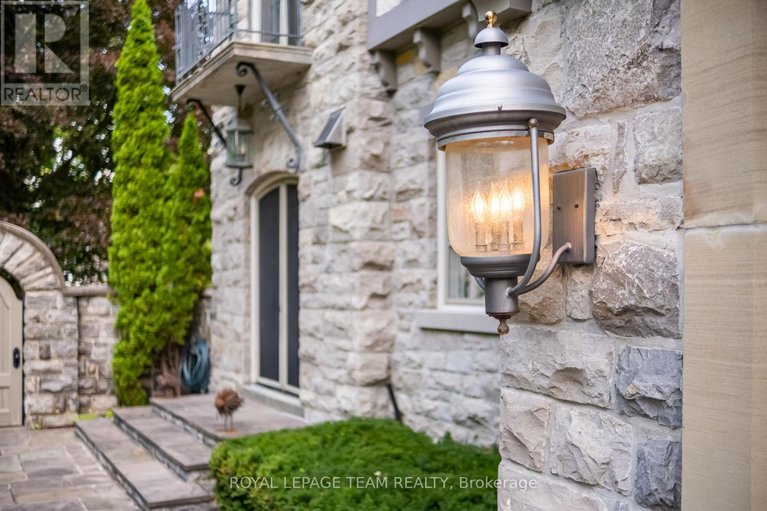 28121576/480-manor-avenue/rockcliffe/ottawa/ontario/K1M0H9_47