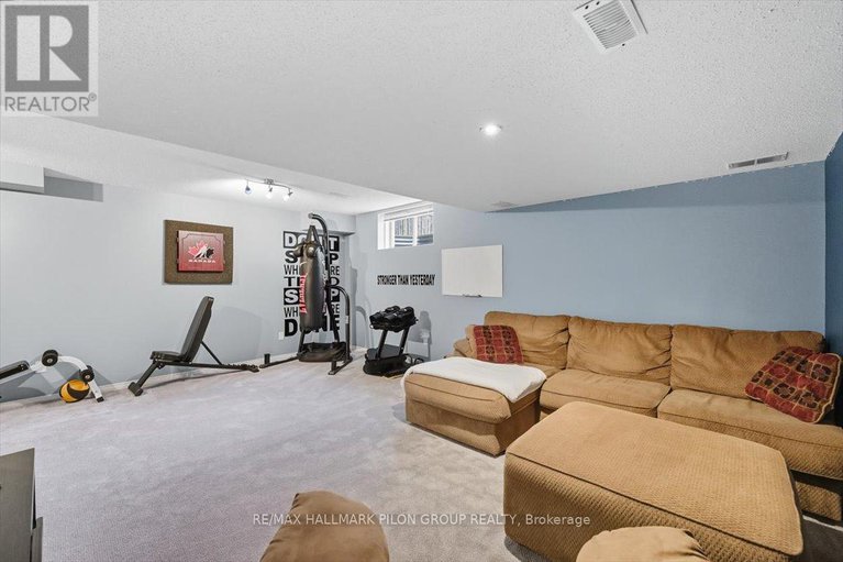 28847182/2064-breezewood-street/springridgeeast-village/ottawa/ontario/K4A4R9_22