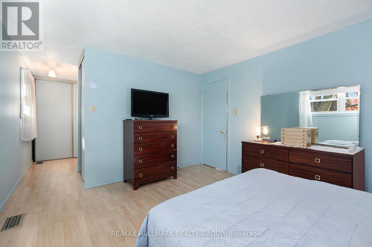 29079645/1570-payette-drive/bilberry-creekqueenswood-heights/ottawa/ontario/K1E1S9_21