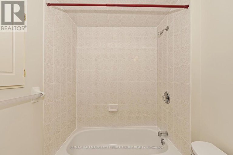 29046718/1556-tonilee-drive/carson-grove/ottawa/ontario/K1J1C1_28