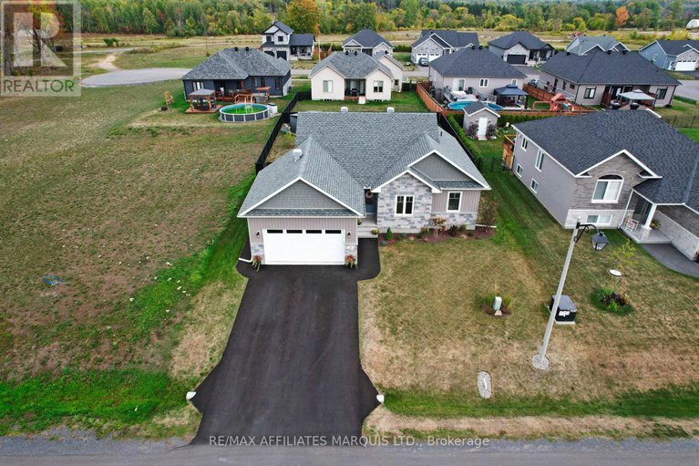 28887595/31-hilda-street/long-sault/south-stormont/ontario/K0C1P0_39