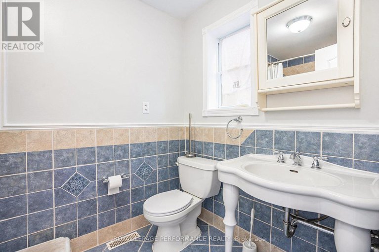 28723816/20-perkins-street/west-centre-town/ottawa/ontario/K1R7G5_16
