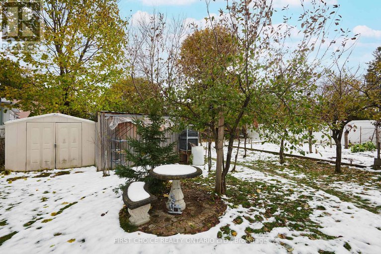 29142489/22-meadowlands-drive-w/meadowlandscrestview/ottawa/ontario/K2G2R4_32