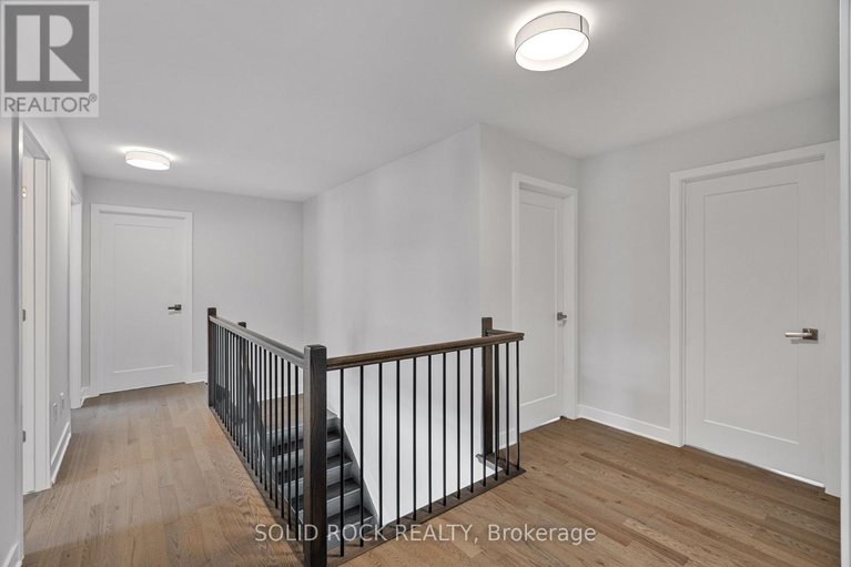 29234213/242-shinleaf-crescent/mer-bleuebradley-estatesanderson-park/ottawa/ontario/K1W0J2_21