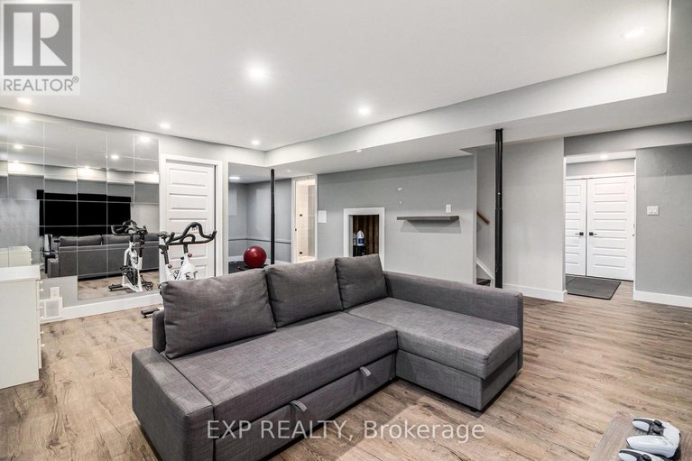 28353223/2195-niagara-drive/applewood-acres/ottawa/ontario/K1H6H5_31