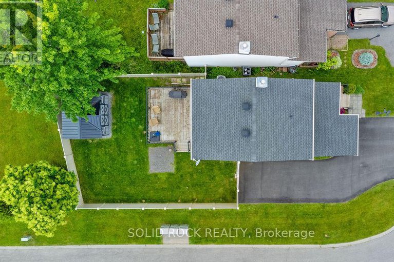 28618076/33-benlark-road/on-the-green/ottawa/ontario/K2J2L5_47