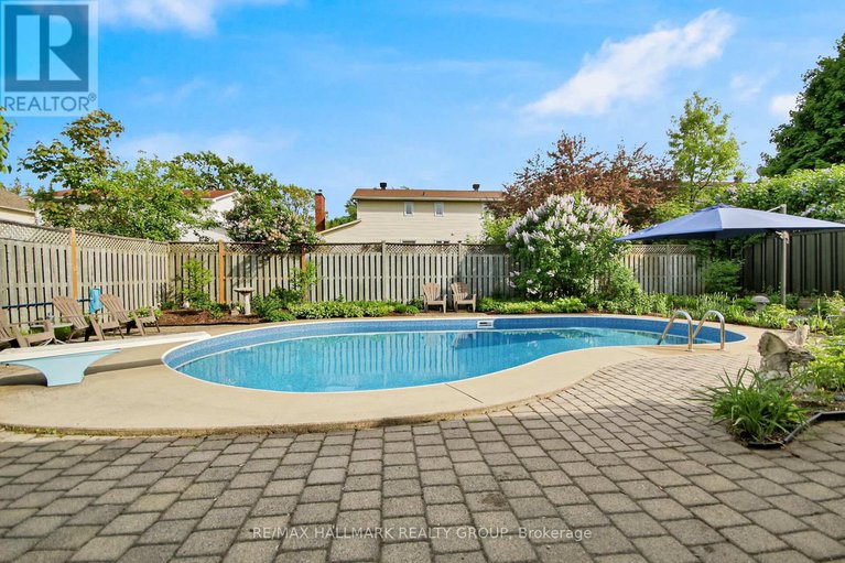 28610076/1352-baden-avenue/emerald-woodssawmill-creek/ottawa/ontario/K1T1V7_26