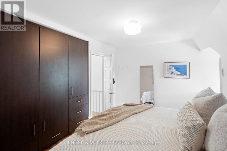 28550039/244-flora-street/ottawa-centre/ottawa/ontario/K1R5R9_34