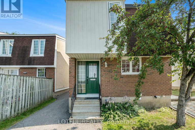 29061693/427-kintyre-private/carleton-square/ottawa/ontario/K2C3M9_3