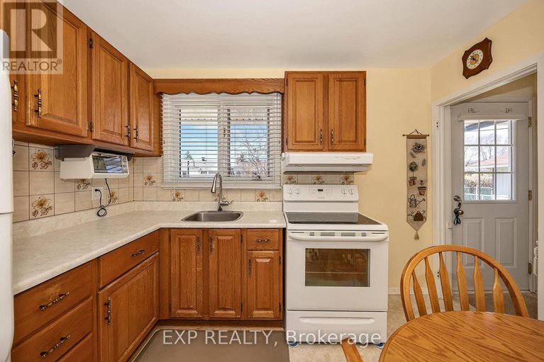 29640576/2500-hopkins-road/queensway-terrace-north/ottawa/ontario/K2B7X7_13