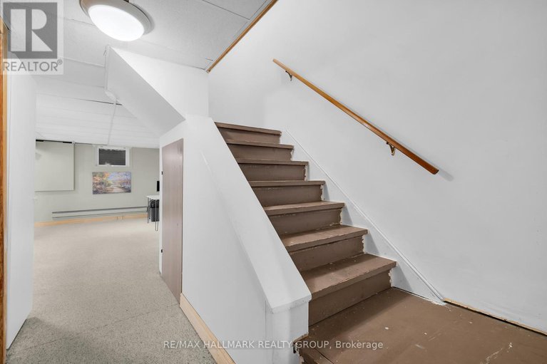 29126204/10-black-forest-lane/arbeatha-park/ottawa/ontario/K2H5C8_34