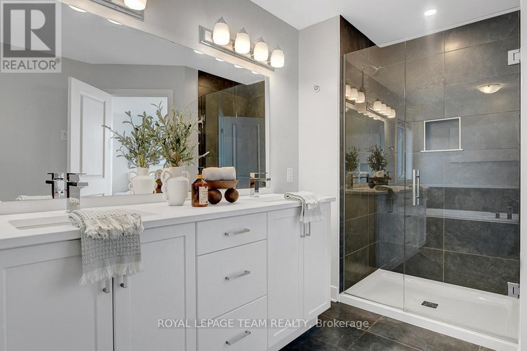 29433481/749-brian-good-avenue/riverside-southgloucester-glen/ottawa/ontario/K4M0E3_31