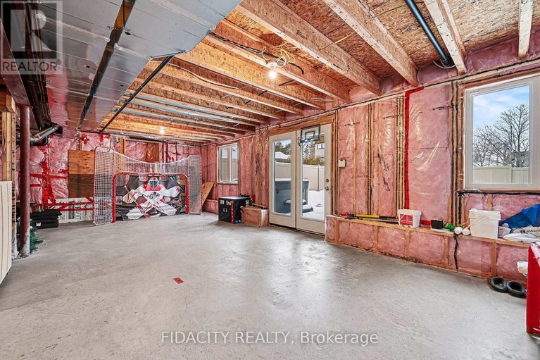 29244731/547-parade-drive/stittsville-south/ottawa/ontario/K2S0X8_41