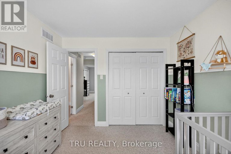 29412687/2642-palings-private/emerald-woodssawmill-creek/ottawa/ontario/K1T4A4_33