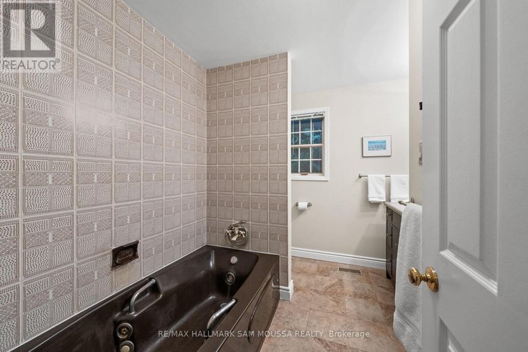 29640040/118-juanita-avenue/carp/ottawa/ontario/K0A1L0_28