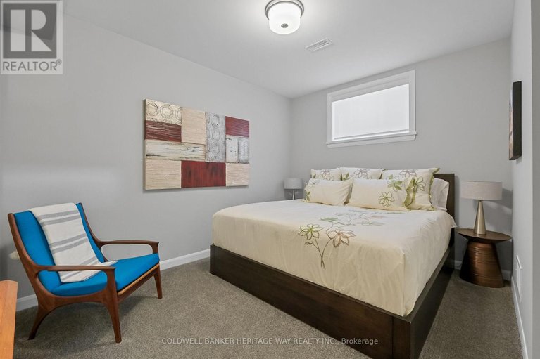 29456142/133-johanna-street/almonte/mississippi-mills/ontario/K0A1A0_31