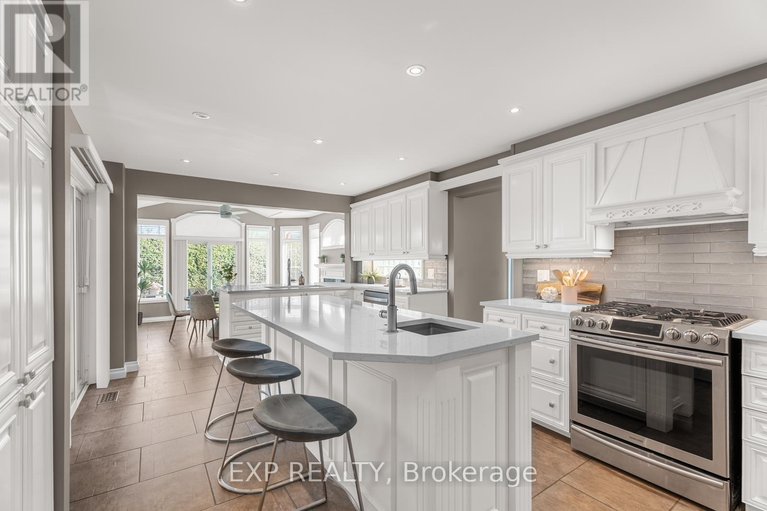 28330540/1822-thornecrest-street/chapel-hill/ottawa/ontario/K1C6K9_8