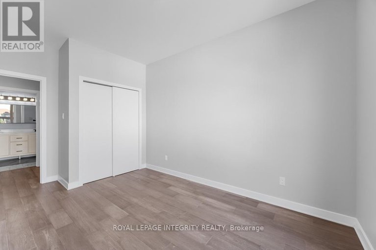 29214070/b-875-contour-street/mer-bleuebradley-estatesanderson-park/ottawa/ontario/K1W0G6_30