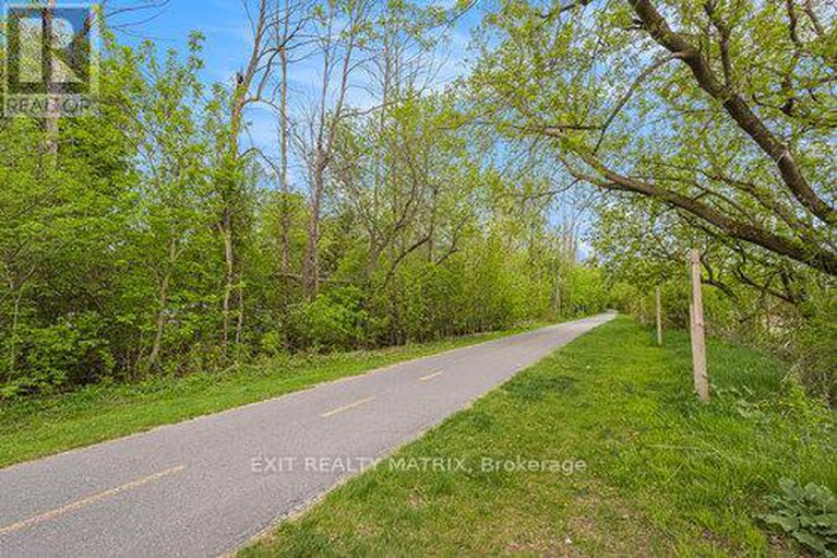 28820209/401-voyageur-place/embrun/russell/ontario/K0A1W1_19