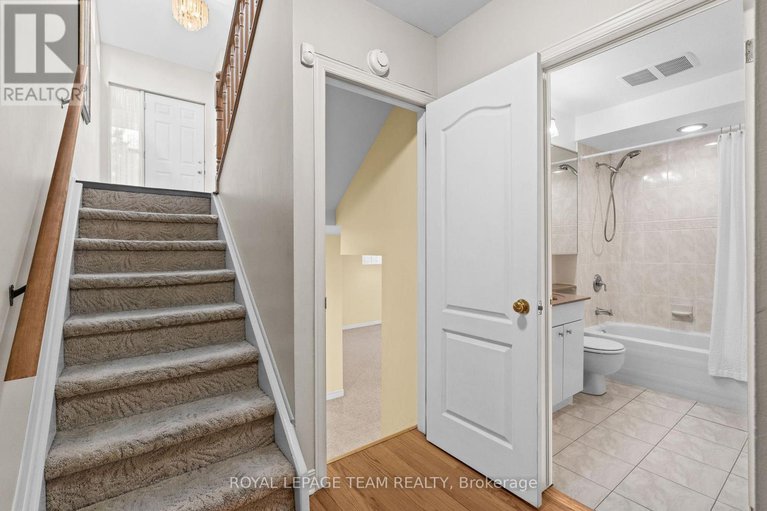 28660553/1952-fairbanks-avenue/alta-vistafaircrest-heights/ottawa/ontario/K1H5Y4_26