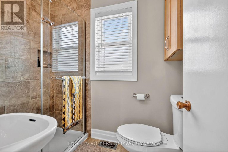 29397615/1235-erie-avenue/ridgemont/ottawa/ontario/K1V6G5_21