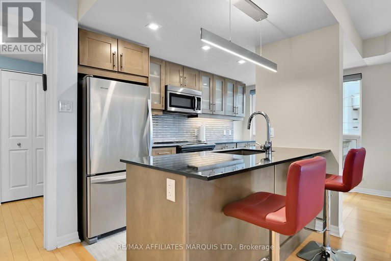 28303056/301-242-rideau-street/sandy-hill/ottawa/ontario/K1N0B7_11