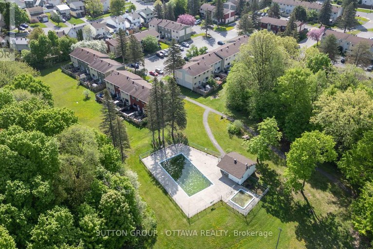 28474228/237-teal-crescent/chatelaine-village/ottawa/ontario/K1E2C3_30