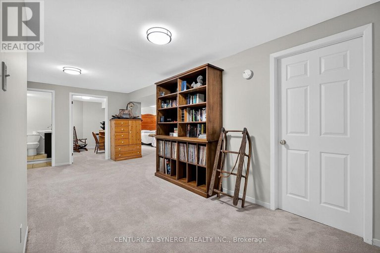 28935783/47-18-oyster-bay-court/stittsville-central/ottawa/ontario/K2S1H3_42