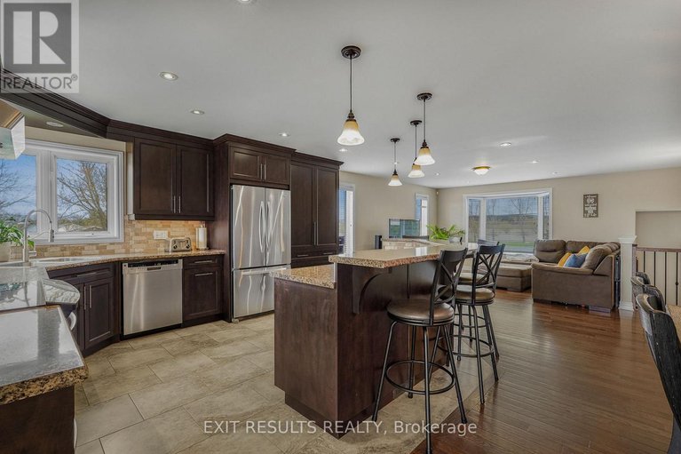 29689053/1887-champlain-street-e/clarencerockland-twp/clarence-rockland/ontario/K0A1N0_13