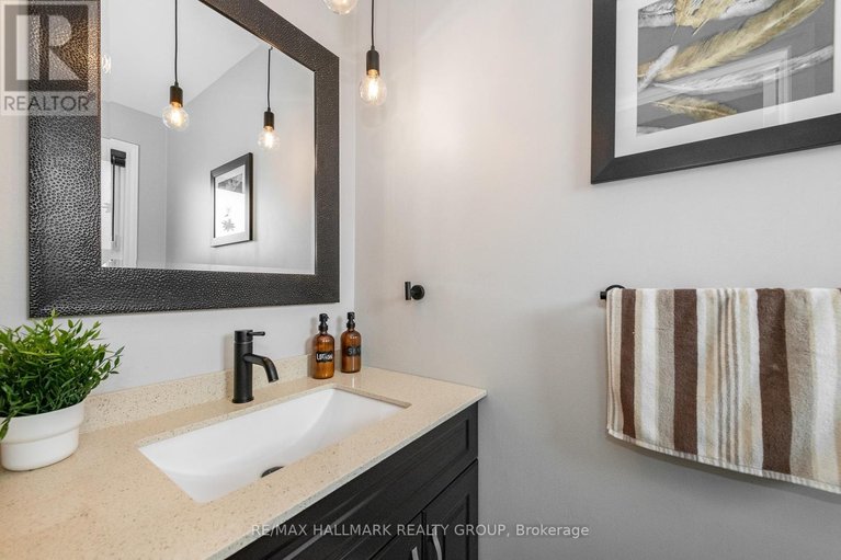 29467530/23-485-canotia-place/fallingbrookpineridge/ottawa/ontario/K4A2K3_7