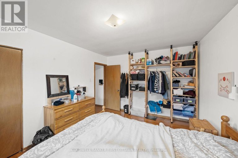 29607129/2066-saunderson-drive/elmvale-acres/ottawa/ontario/K1G2E6_11