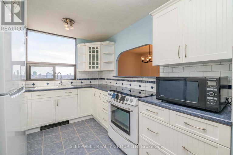 28491791/704-40-arthur-street/west-centre-town/ottawa/ontario/K1R7T5_12